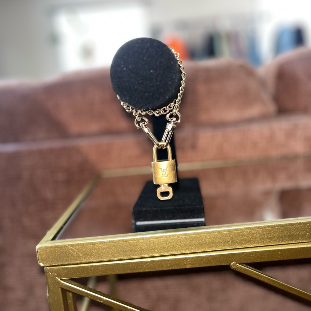 Louis Vuitton Lock & Key (non branded chain)